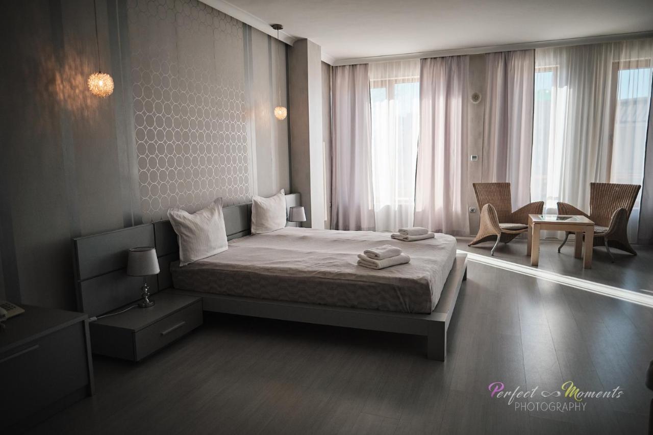 Family Hotel Classic Варна Экстерьер фото