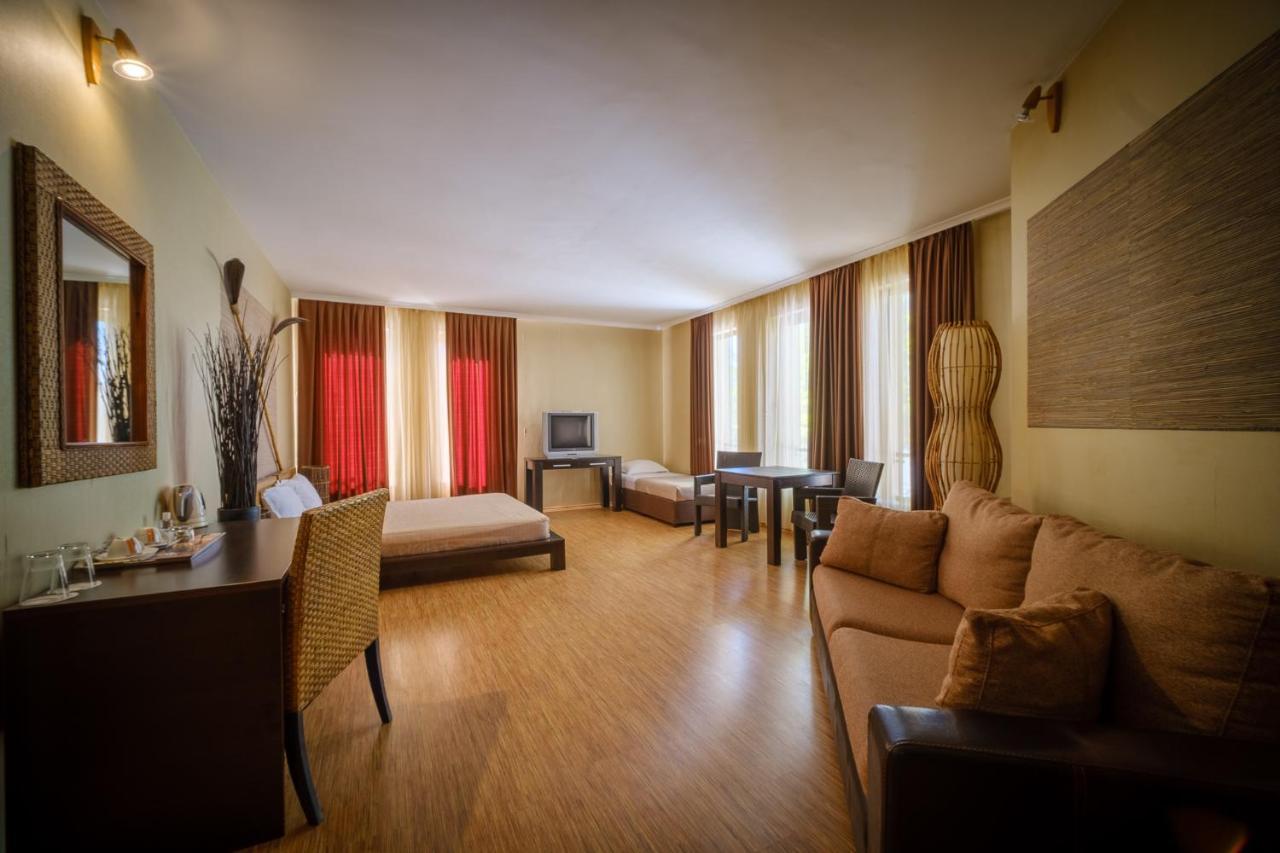 Family Hotel Classic Варна Экстерьер фото