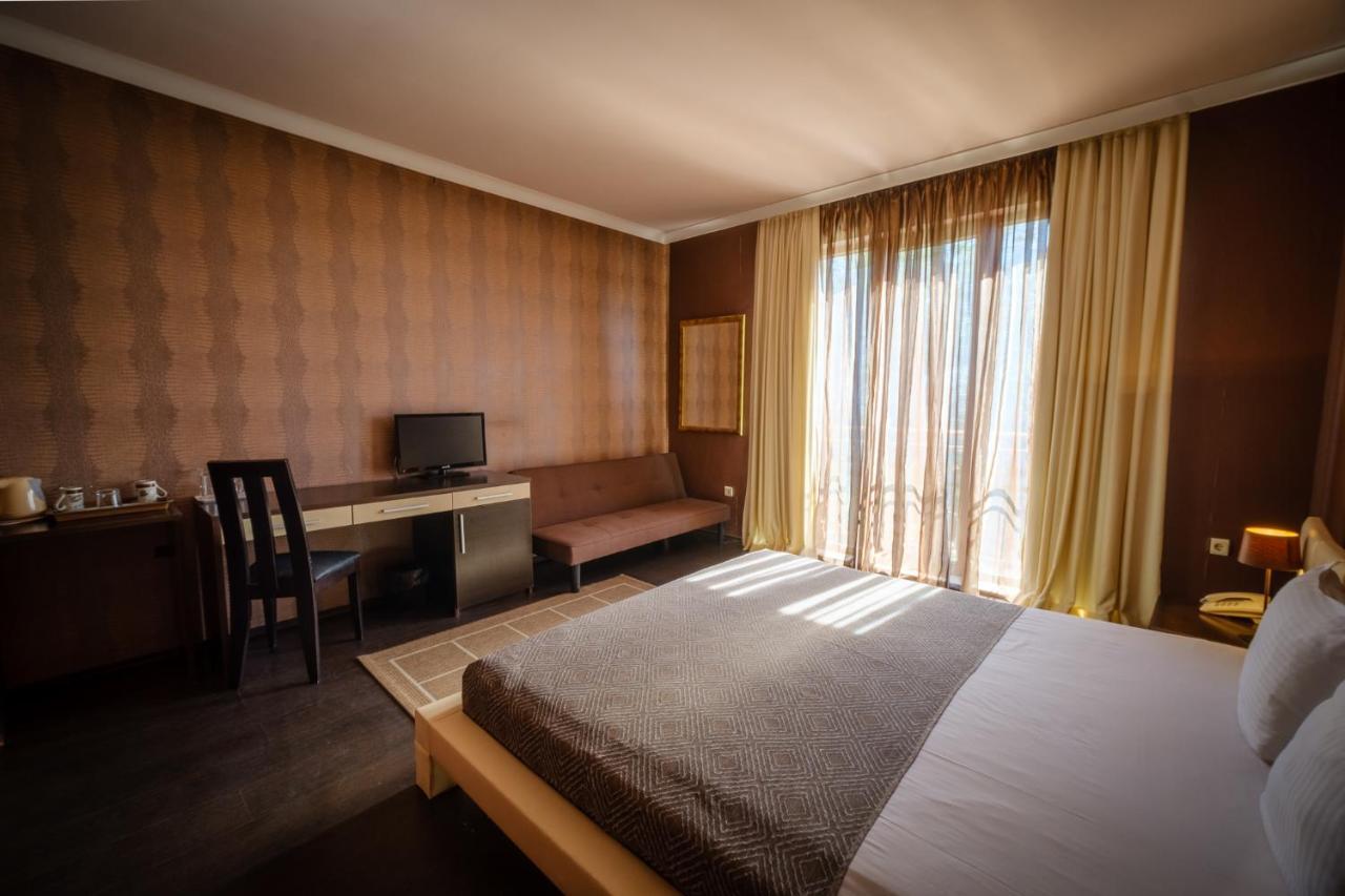 Family Hotel Classic Варна Экстерьер фото