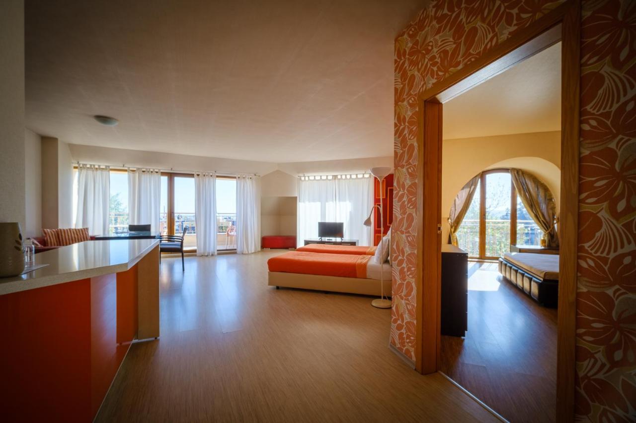 Family Hotel Classic Варна Экстерьер фото