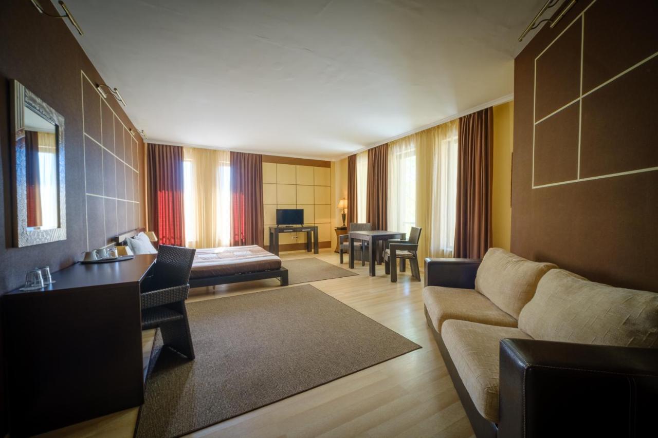 Family Hotel Classic Варна Экстерьер фото